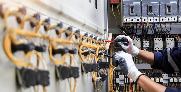 Professional Electrician technician working in Ogden, KS